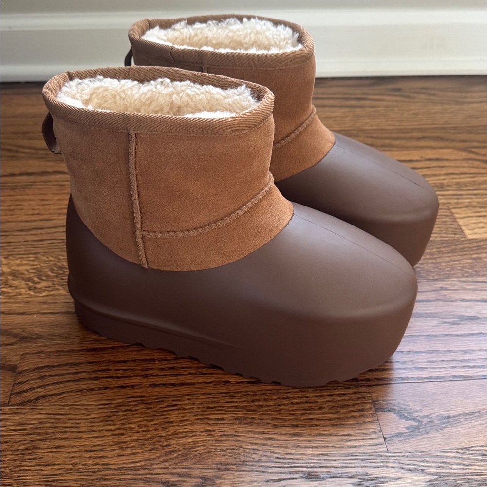 UGG Classic Mini Pumped Molded Boots Gender-inclusive. US men 6/women 7 - Picture 5 of 8